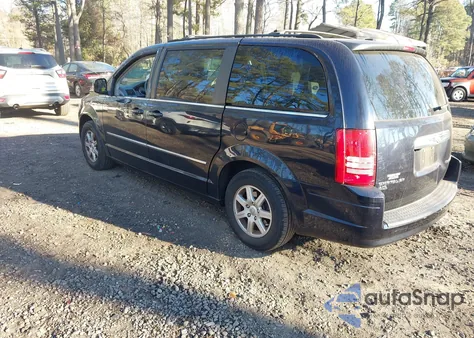 2010 Chrysler Town & Country Touring from USA, damaged, VIN 2A4RR5DX3AR148548